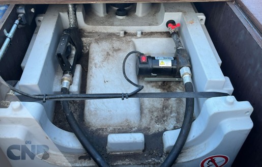 Foto van Mobiele brandstoftank met pomp