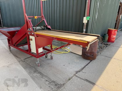 Leesband met stortpit en opvoerelevator-Nobelen