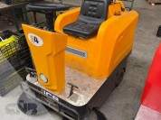 Foto van Zelfrijdende veegmachine-JCB